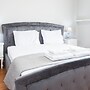 Modern apt with Increbilbe Athens Views