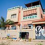 Mubaradise Surfcamp