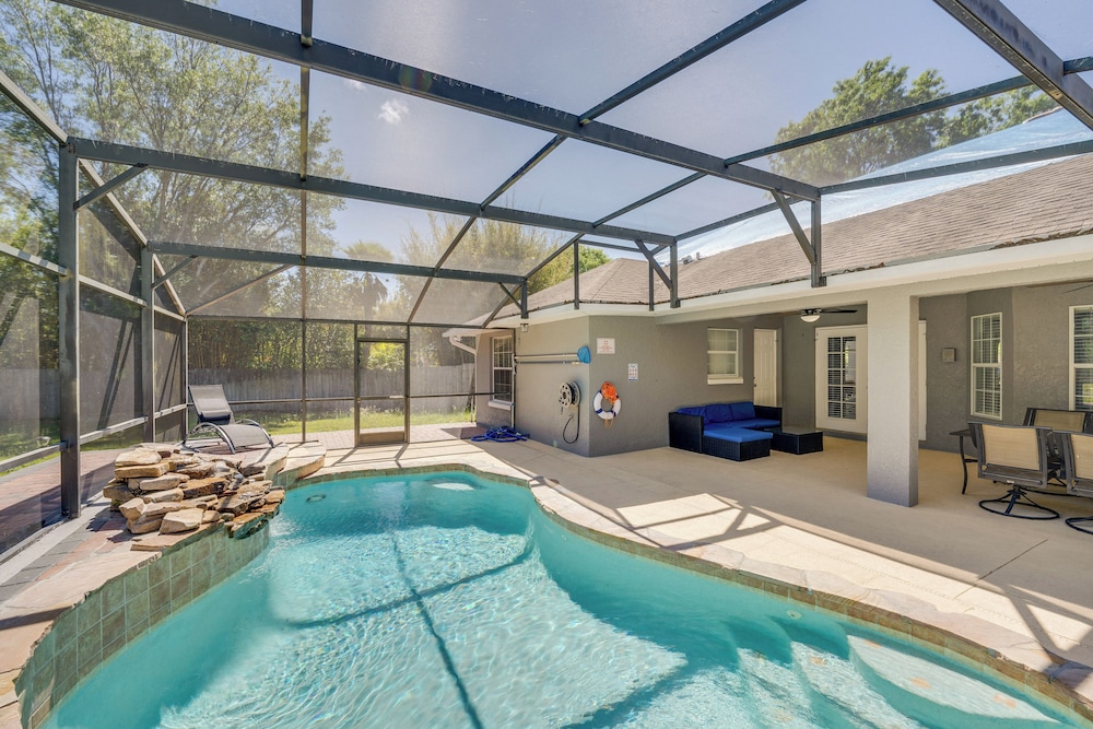 Inviting Home w/ Lanai & Pool in Kissimmee!