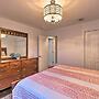 25 Mi to Nyc: Walkable Long Island Apt w/ Balcony