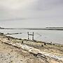Coastal Waterford Getaway, Steps to the Water!