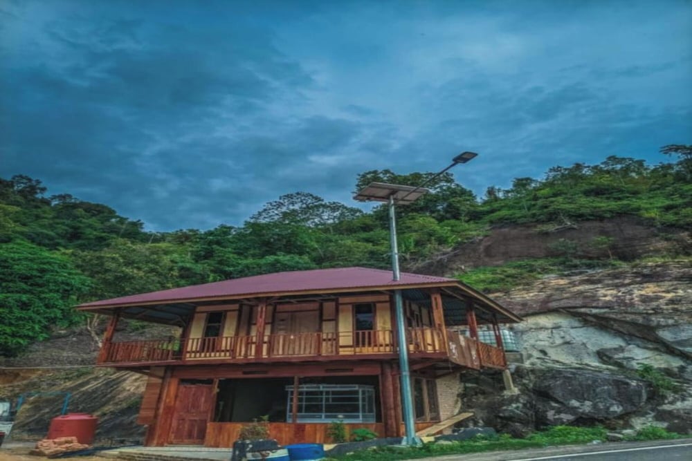 EXPRESS O 91702 Mandeh Homestay Syariah Near Bank Nagari PT Bank Pemba