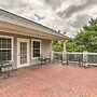 Studio in College Station w/ Expansive Deck!