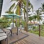 Breezy Kailua-kona Bungalow w/ Lanai & Ocean View!