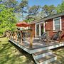 3 Mi to Beach & Town: Martha's Vineyard Home
