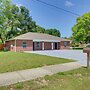 Dog-friendly Pensacola Duplex ~ 7 Mi to Downtown