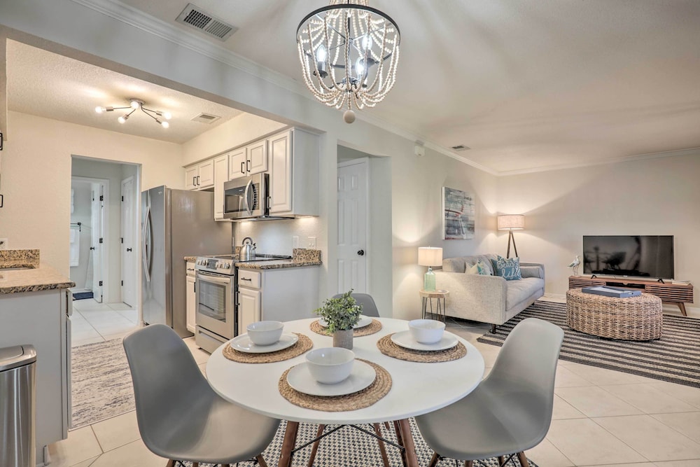 Sunny St Augustine Condo w/ Wifi - Walk to Beach!