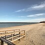 Walk to Beach: Long Island Wine Country Home!