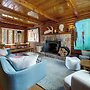 Boutique + Artsy Log Cabin in North Lake Tahoe!
