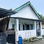 Hotel O Penginapan Indola Near Masjid Al Muhtadin