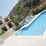 A Three-bedroom Villa With a Private Pool and Landscaped Garden Wi-fi