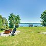 Serene Riverfront St. Clair Studio: Walk to Dtwn!
