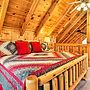 Gatlinburg Mountainside Escape w/ Deck & Hot Tub!
