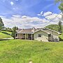 Bluefield Retreat w/ Pool Table: Near Parks!