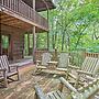 Spacious & Secluded Cabin: 25 Mi to Bentonville!