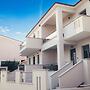 RAFKON Luxury Apartments - Myrina