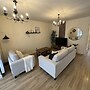 Charming 2-bed Apartment in Danbury, Essex