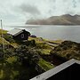 Cozy 2-Bedroom House With A Fantastic View