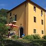 4-bed, Sleeps 8, Pets, Free Parking