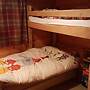 Sutton Coldfield 2-bed Caravan, Parking & Bar-b-q