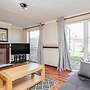 Cosy 3 Bedroom Home With Wifi, Parking & Garden