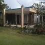 EXPRESS O 92070 Mando Homestay Syariah Near KANTOR LURAH Bukik Apik Pu