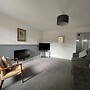 Cosy & Comfortable Apt with Parking