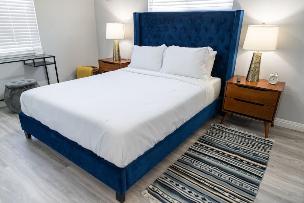 Disneyland 5BR Fullerton House Fully Remodeled 2023 w Garage Fenced Ya