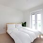 5 Bed House - Sleeps 9 - Pets - Garden - Parking