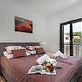 Seafront Apartment Nana