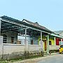 OYO Life 92222 Sahabat Kost Syariah Pacitan