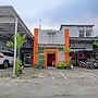 OYO 3012 Coupis Guesthouse Syariah