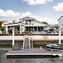 Modern Waterfront Retreat Private Pool Dock