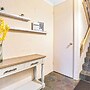 Stylish Retreat at Wheelers Hill 5BRM
