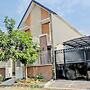SPOT ON 92916 Batu Mas Homestay Syariah