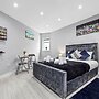 Serviced Ensuite Room Feltham Heathrow London Tw13
