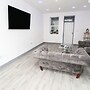 Private House Sleeps 9 With Wi-fi
