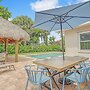 Private Pool + Bar: Palm Beach Gardens Getaway