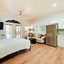 Bright Naples Vacation Rental: Close to Waterfront