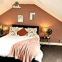 Rose Cottage - 5 Person, City Centre With Parking