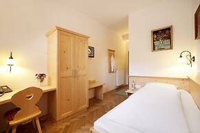 Hahn Hotel