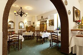 Hahn Hotel