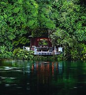 Huka Lodge, Beckons