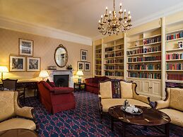 Macdonald Leeming House
