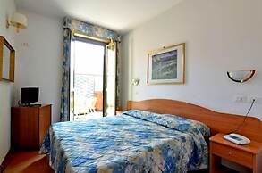 Tirreno Hotel