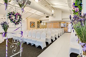 Protea Hotel by Marriott Karridene Beach
