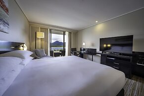 Hilton Cairns