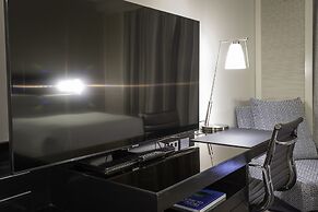 Hilton Cairns