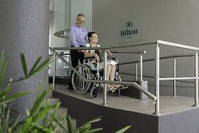 Hilton Cairns