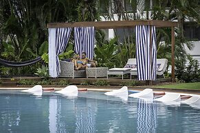 Hilton Cairns